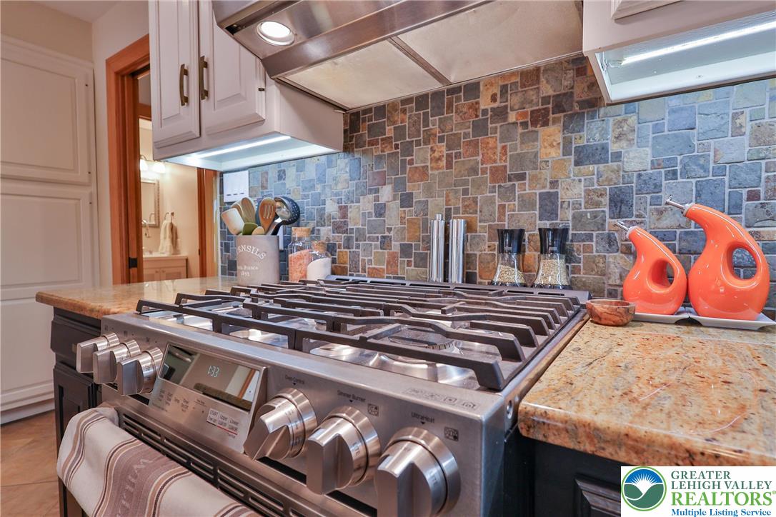 2159 Quarry Road Coopersburg, PA 18036 - Photo 12 of 79 Propane stove with electric oven