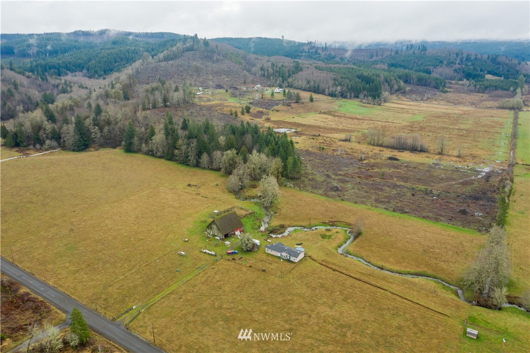 168 Katula Road Chehalis, WA 98532 - Photo 14 of 40 a view of an ocean and a mountain