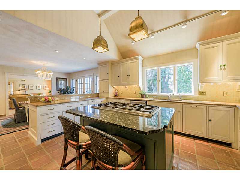 337 Rumstick Road Barrington, RI 02806 - Photo 7 of 24 Kitchen.