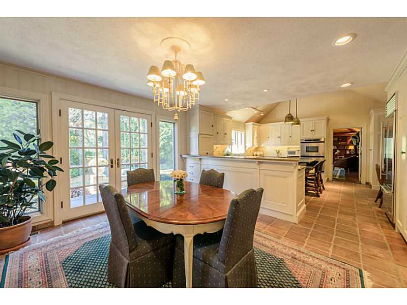 337 Rumstick Road Barrington, RI 02806 - Photo 8 of 24 Dining Area.