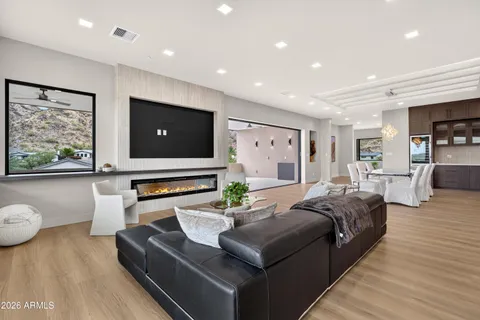 $4,800,000 | 7615 North 22nd Place, Phoenix, AZ 85020