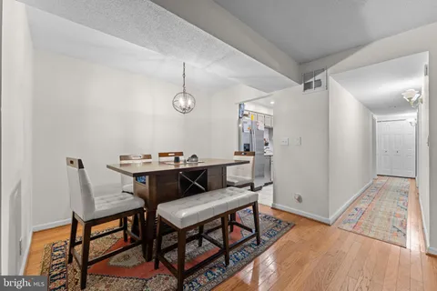 $559,900 | 7720 Tremayne Place, Unit 111, McLean, VA 22102
