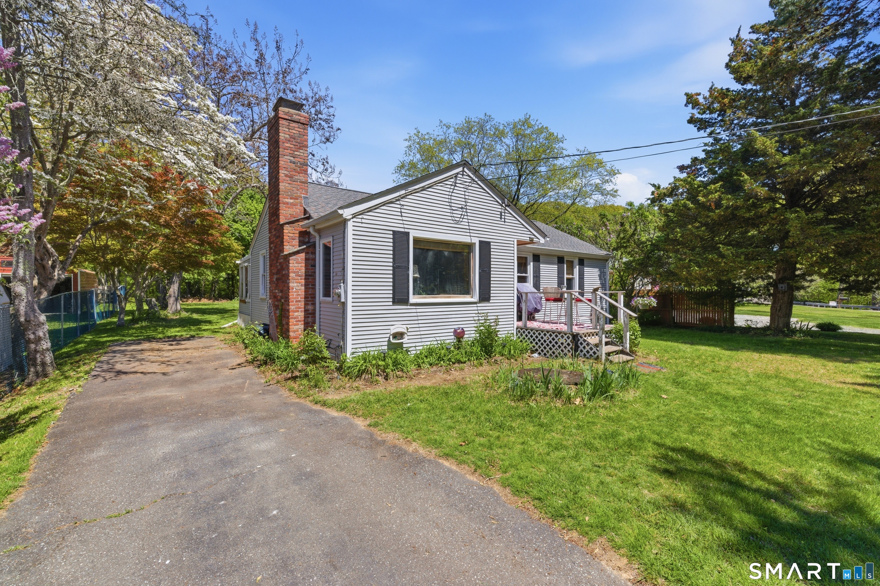 1098 Long Cove Road Ledyard, CT 06335 - Photo 6 of 20