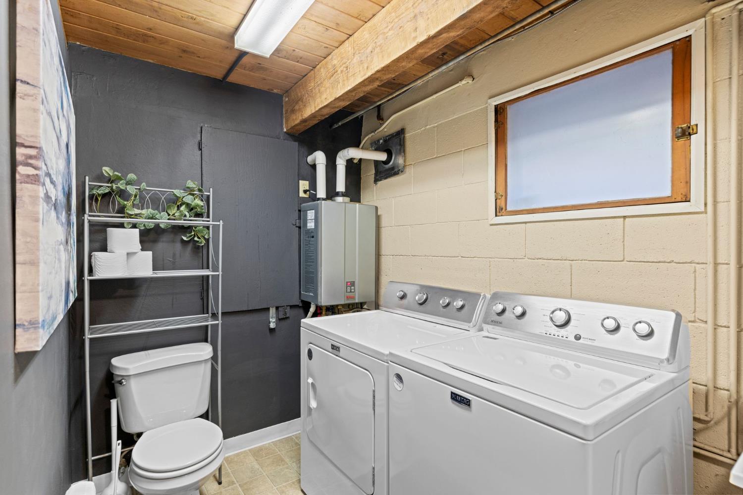 3220 Naomi Way Placerville, CA 95667 - Photo 30 of 57 a utility room with dryer and washer