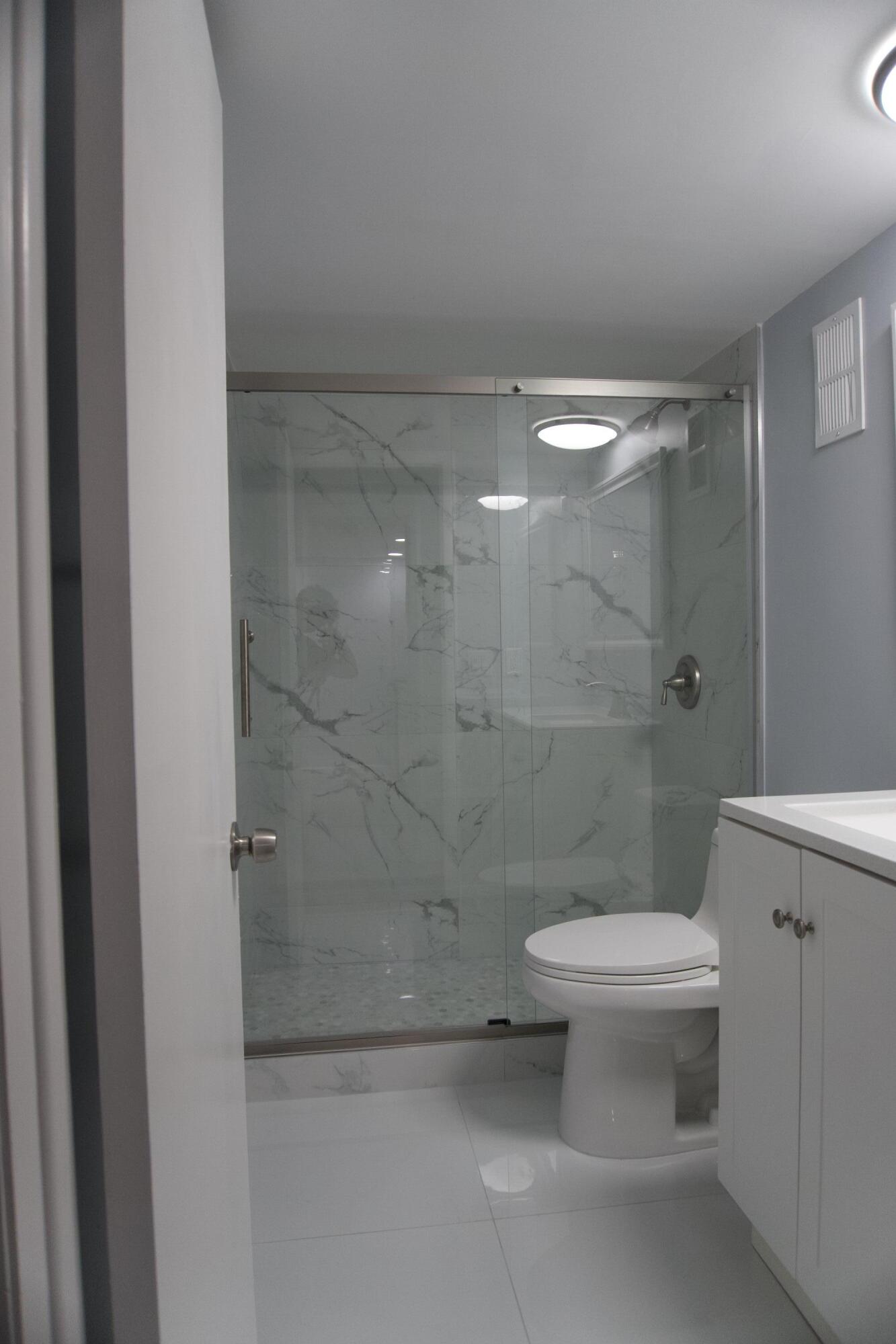 755 Dotterel Road, Unit 1205 Delray Beach, FL 33444 - Photo 15 of 19 Main Bathroom