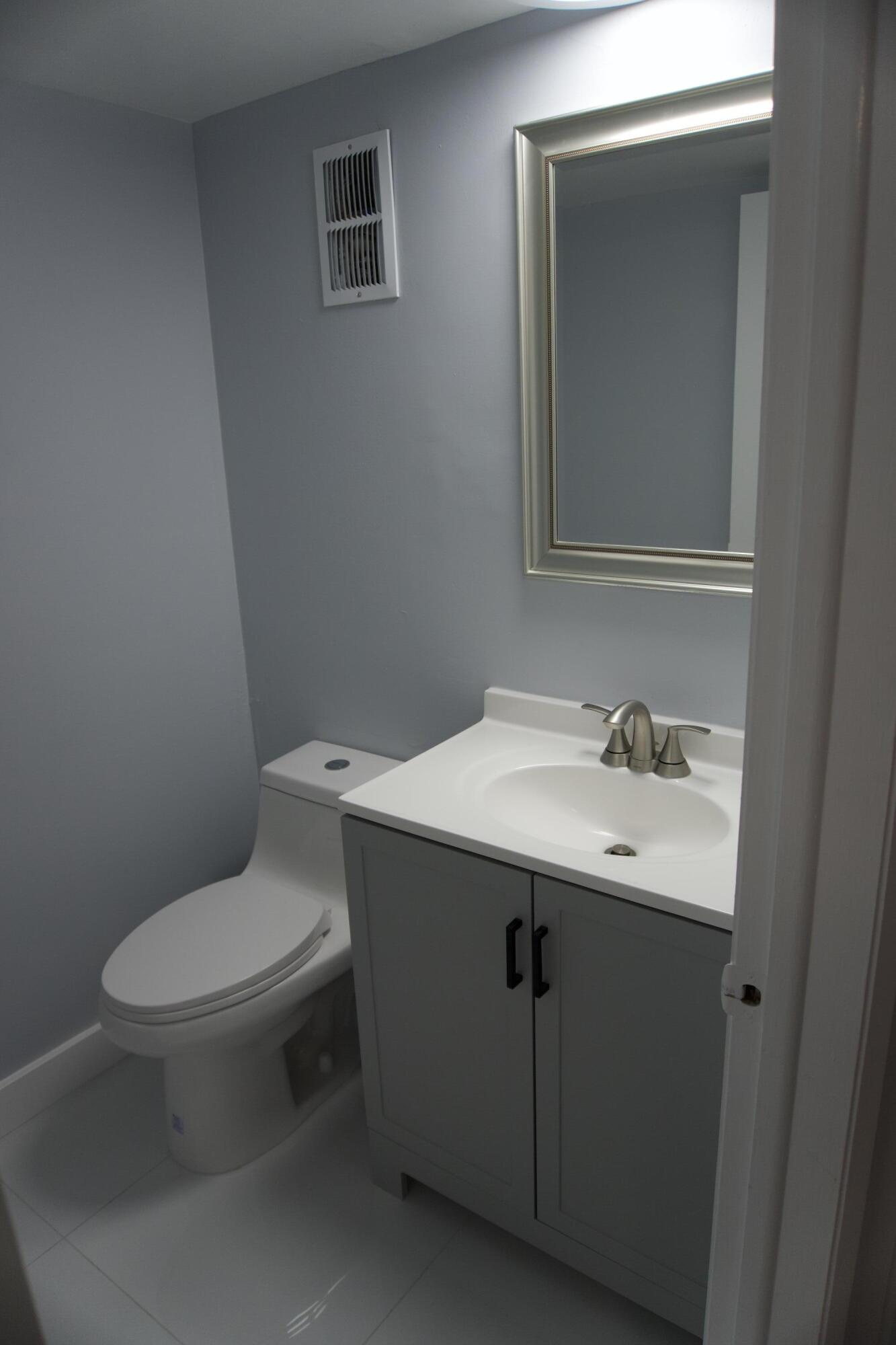 755 Dotterel Road, Unit 1205 Delray Beach, FL 33444 - Photo 4 of 19 Half Bath