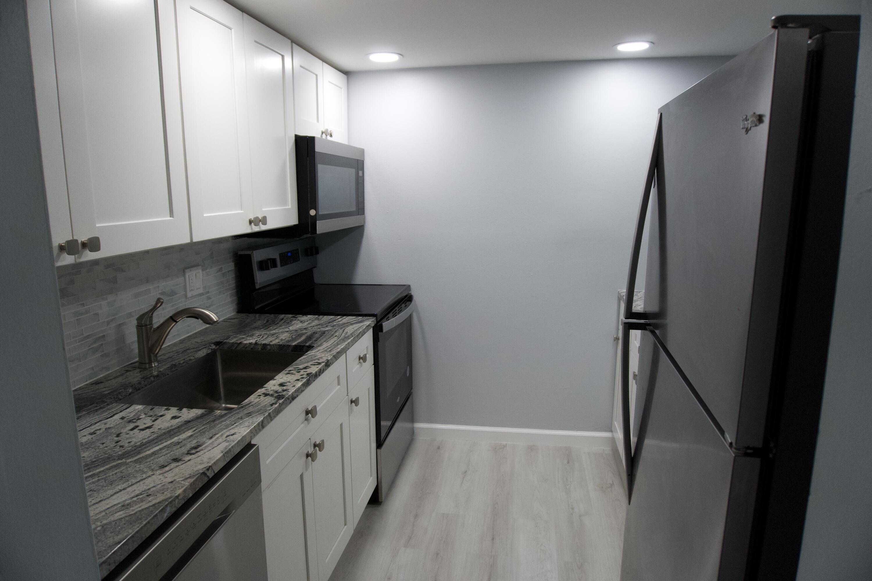 755 Dotterel Road, Unit 1205 Delray Beach, FL 33444 - Photo 7 of 19 Kitchen