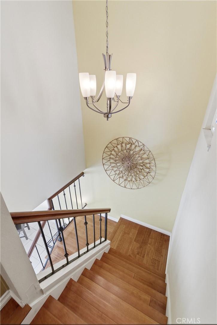 5021 Vauxhall Road Westminster, CA 92683 - Photo 17 of 38 Stairs