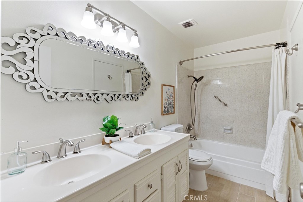 5021 Vauxhall Road Westminster, CA 92683 - Photo 20 of 38 Bathroom 2