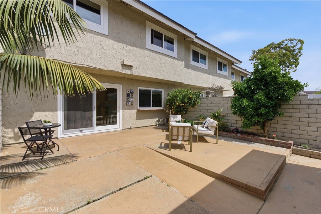 5021 Vauxhall Road Westminster, CA 92683 - Photo 24 of 38 Large Back Yard/Patio