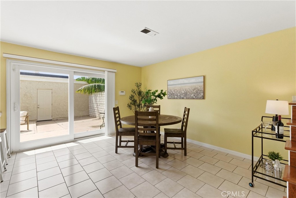 5021 Vauxhall Road Westminster, CA 92683 - Photo 6 of 38 Dining Room/Dining Area