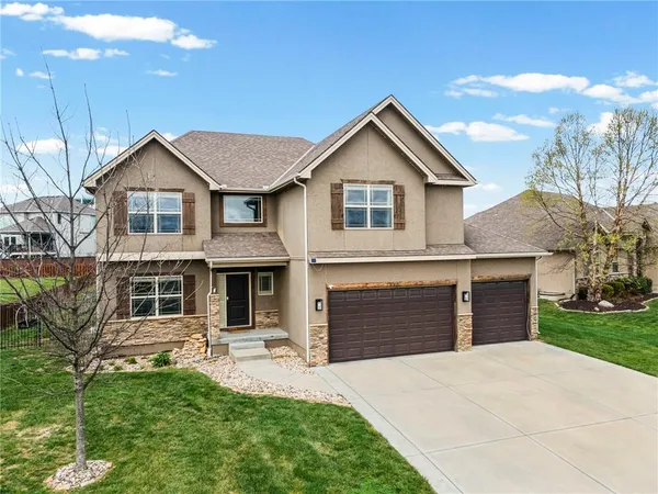 $499,999 | 1058 Southwest Conch Way, Lee's Summit, MO 64064