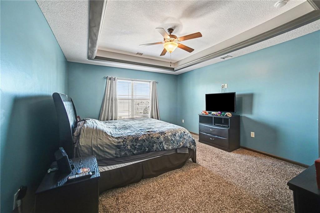 1058 Southwest Conch Way Lee's Summit, MO 64064 - Photo 13 of 30