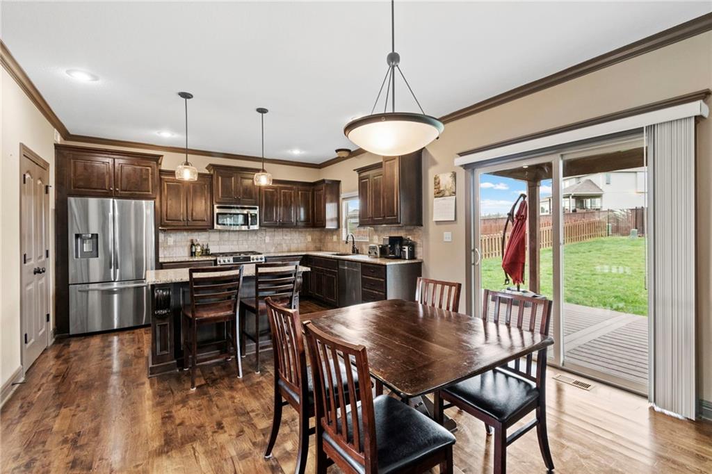 1058 Southwest Conch Way Lee's Summit, MO 64064 - Photo 13 of 56