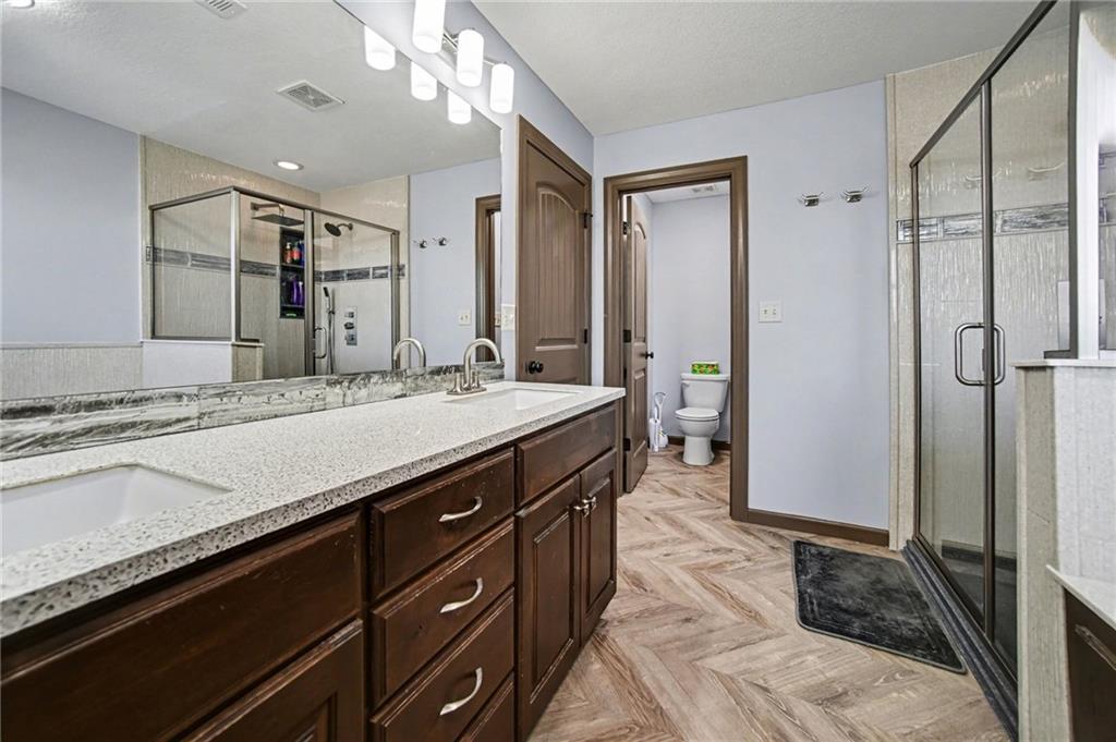 1058 Southwest Conch Way Lee's Summit, MO 64064 - Photo 15 of 30