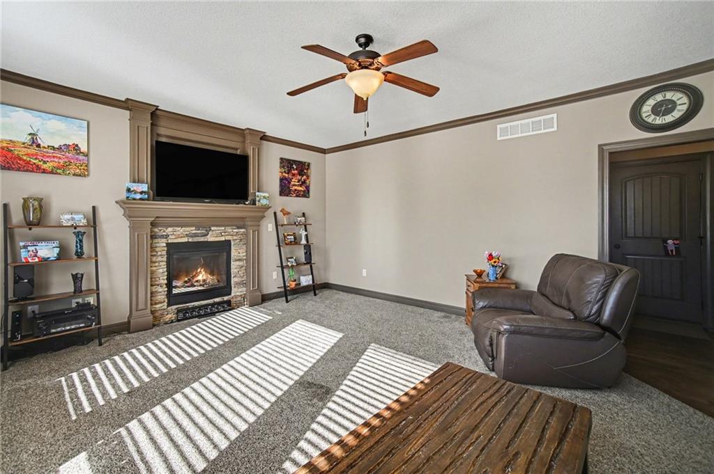 1058 Southwest Conch Way Lee's Summit, MO 64064 - Photo 7 of 30