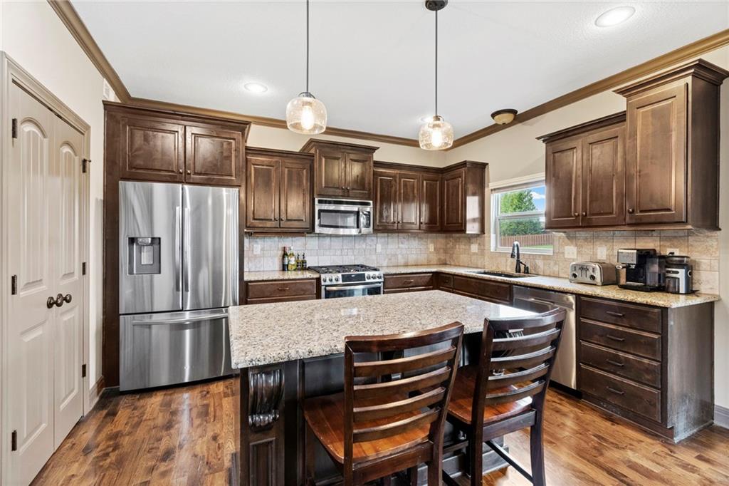 1058 Southwest Conch Way Lee's Summit, MO 64064 - Photo 8 of 56