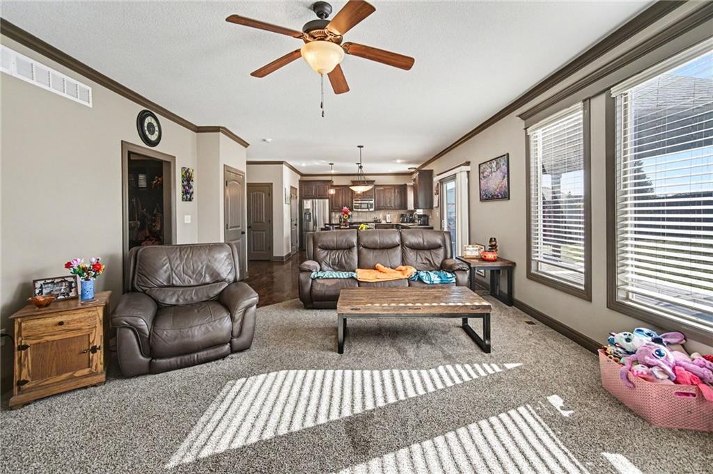 1058 Southwest Conch Way Lee's Summit, MO 64064 - Photo 8 of 30