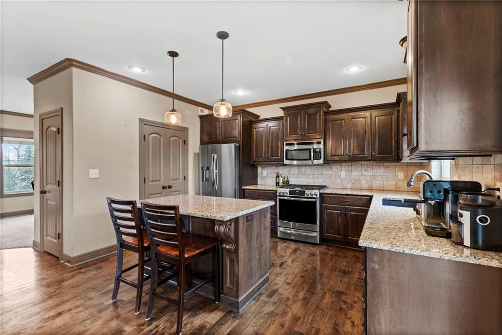 1058 Southwest Conch Way Lee's Summit, MO 64064 - Photo 9 of 56