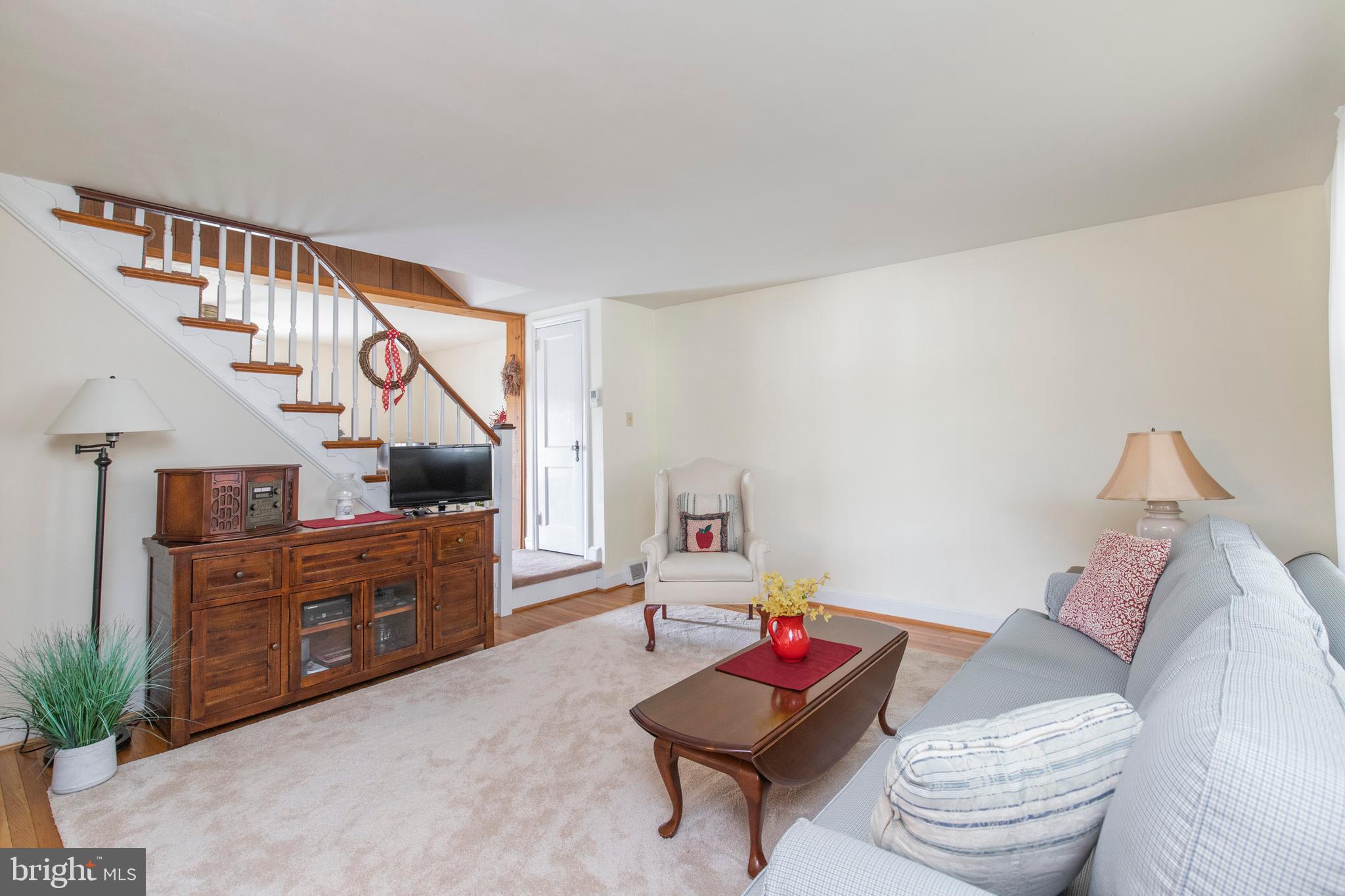 108 Heatherwood Road Havertown, PA 19083 - Photo 6 of 39 Living Room