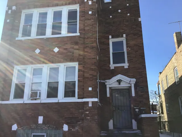 $2,200 | 8204 South Peoria Street, Unit 2, Chicago, IL 60620