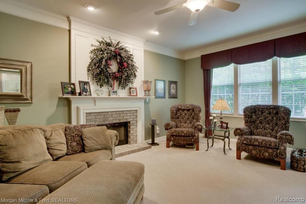 2019 Dunham Drive Rochester, MI 48306 - Photo 13 of 32 13.jpg