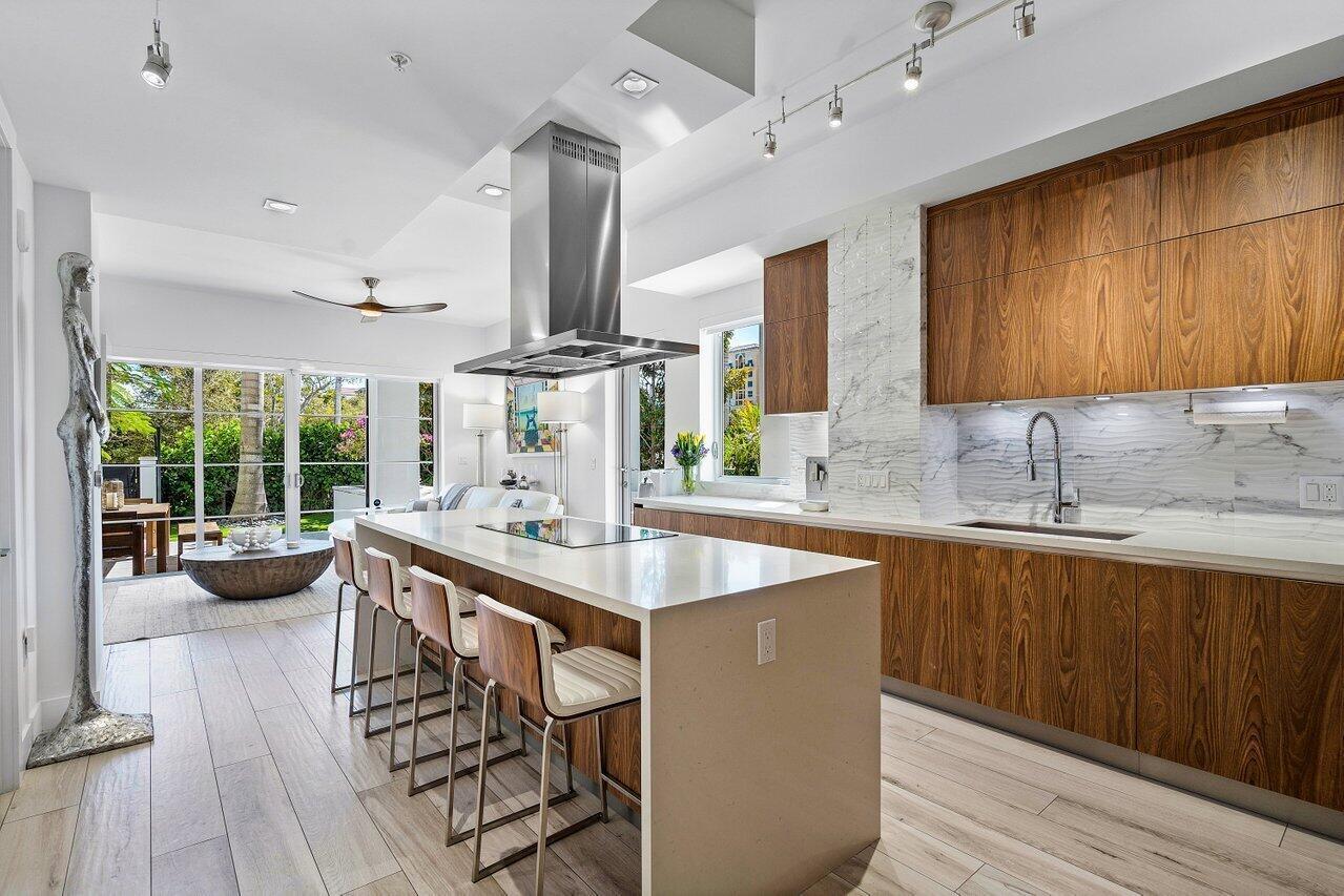 155 East Boca Raton Road, Unit TH1 Boca Raton, FL 33432 - Photo 2 of 26 Kitchen