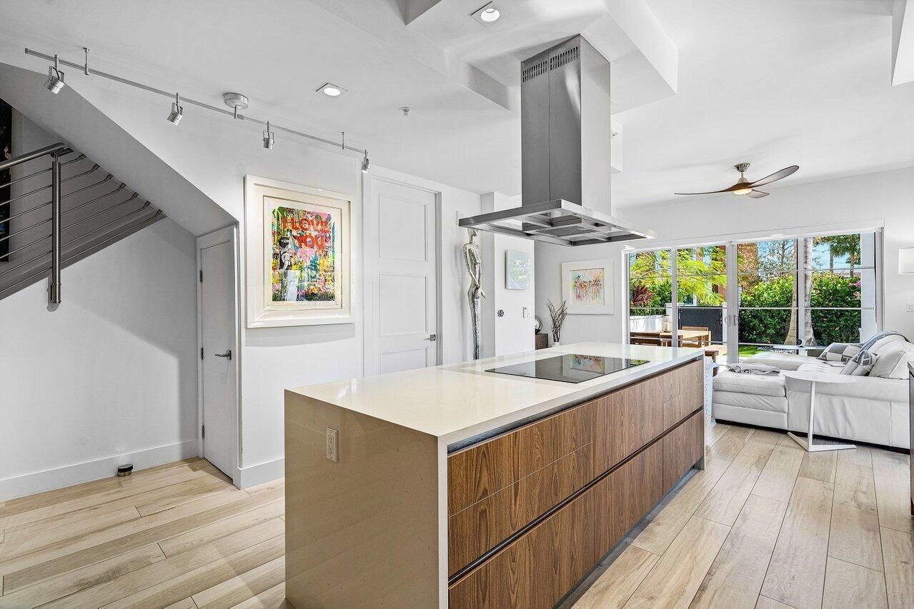 155 East Boca Raton Road, Unit TH1 Boca Raton, FL 33432 - Photo 3 of 26 Kitchen2