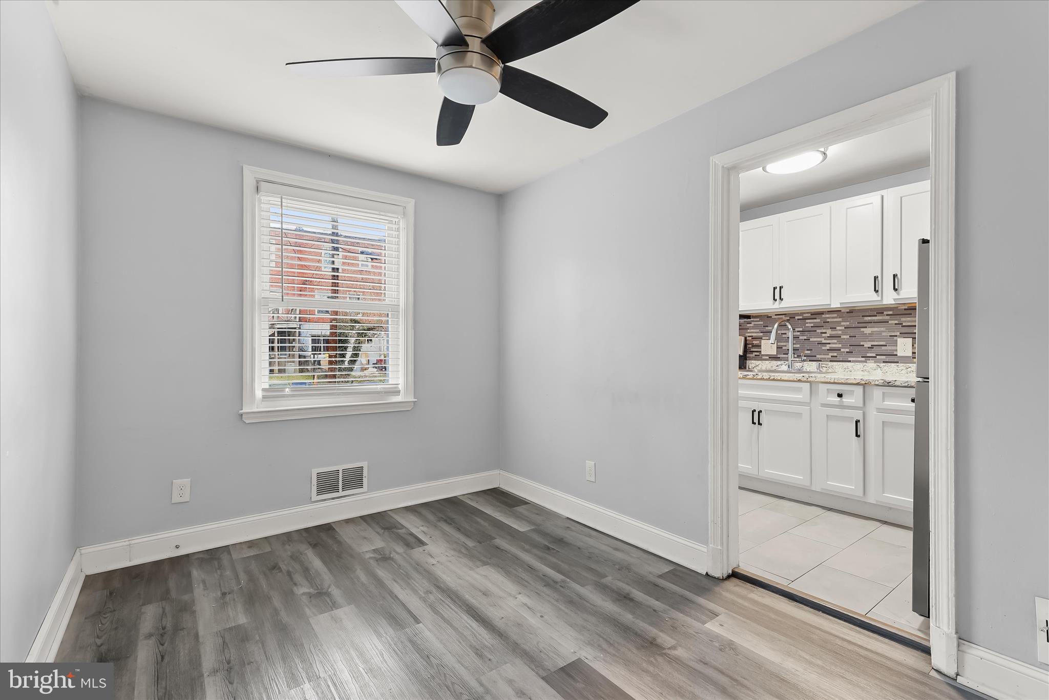 4352 Eldone Road Baltimore, MD 21229 - Photo 8 of 27 Dining Room