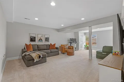 $960,000 | 9272 South Crestmore Way, Highlands Ranch, CO 80126
