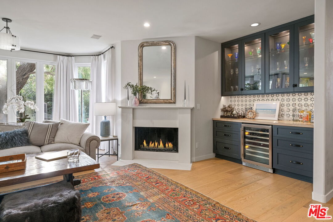 11368 Burnham Street Los Angeles, CA 90049 - Photo 2 of 30