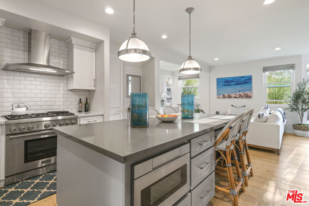 11368 Burnham Street Los Angeles, CA 90049 - Photo 11 of 30