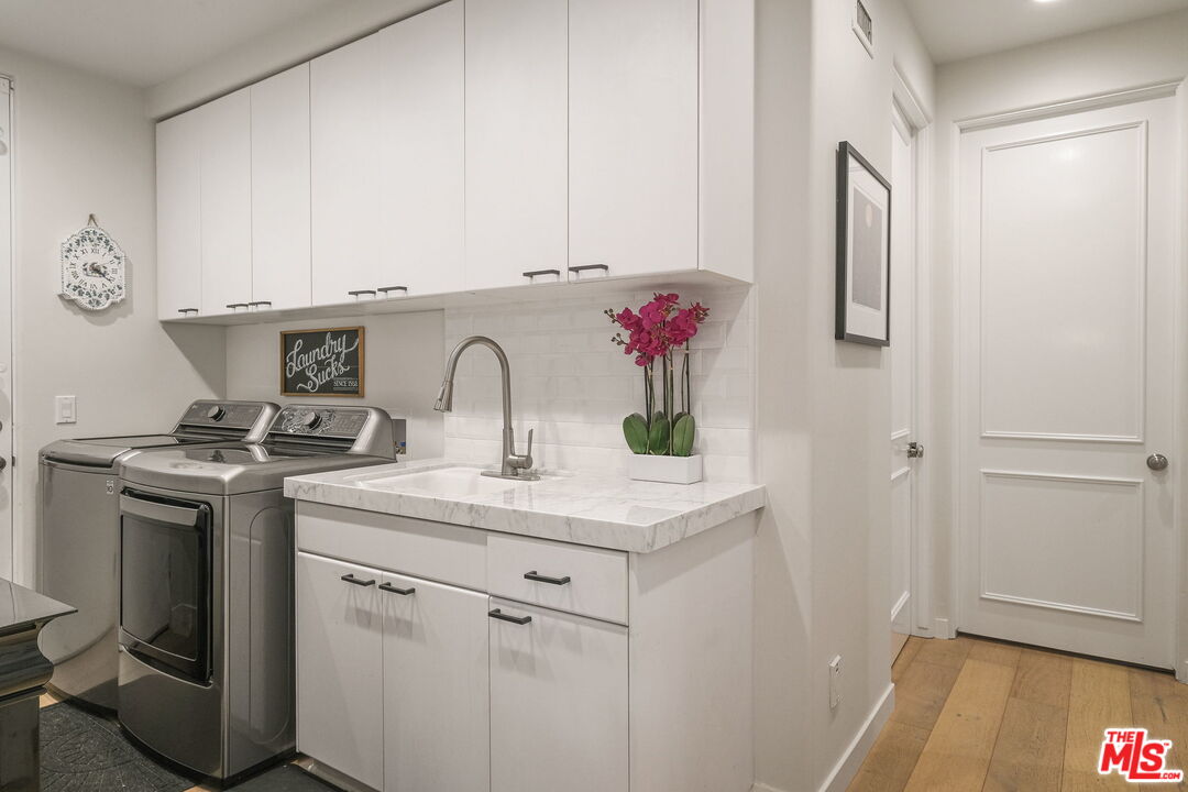 11368 Burnham Street Los Angeles, CA 90049 - Photo 13 of 30