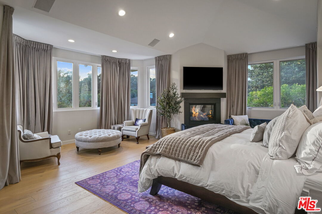 11368 Burnham Street Los Angeles, CA 90049 - Photo 15 of 30