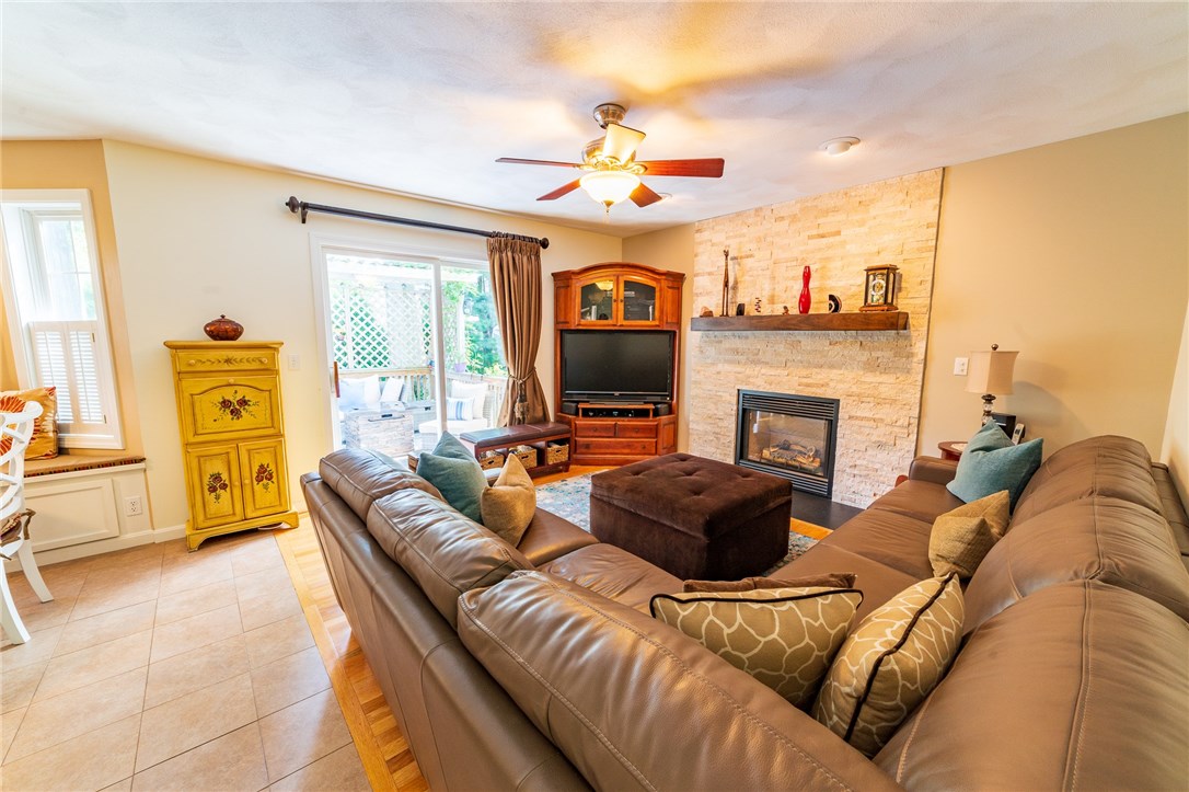 28 Peveril Road Cranston, RI 02921 - Photo 13 of 35 Gallery Image 13