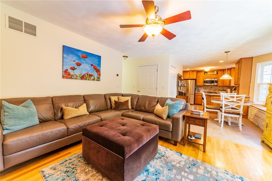 28 Peveril Road Cranston, RI 02921 - Photo 14 of 35 Gallery Image 14