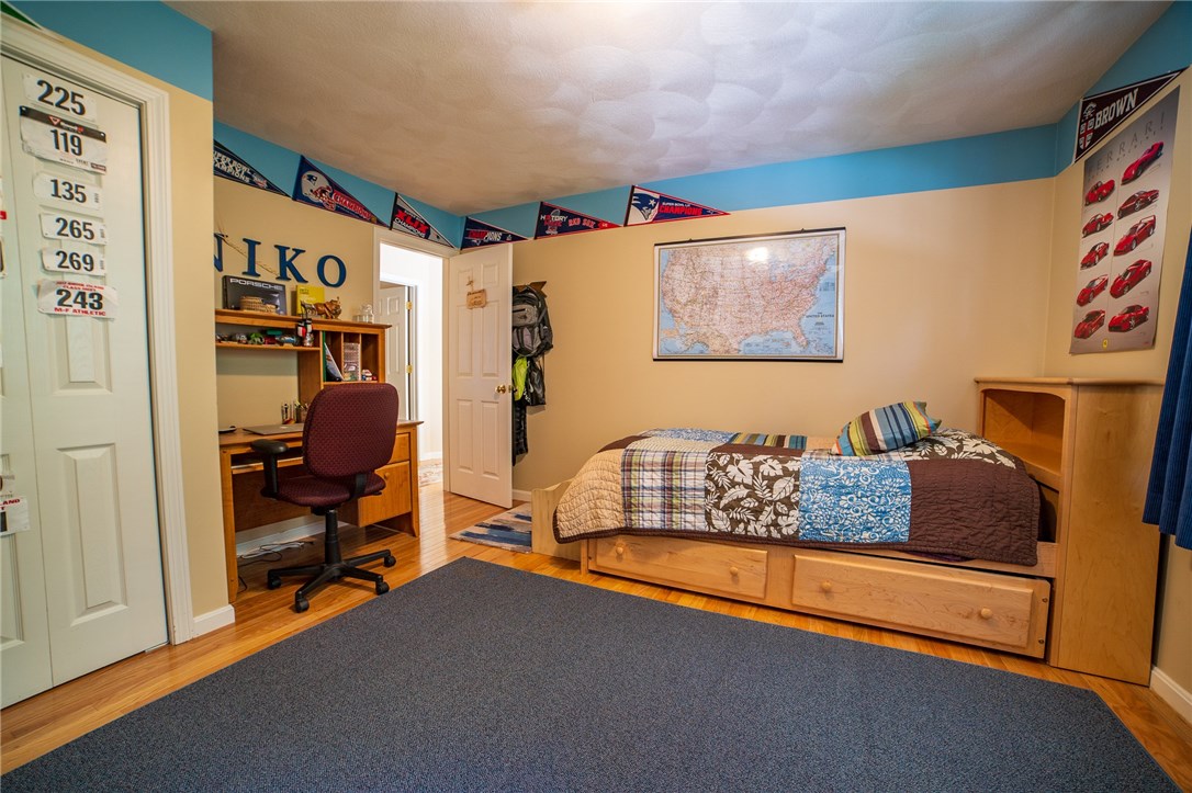 28 Peveril Road Cranston, RI 02921 - Photo 20 of 35 Gallery Image 20