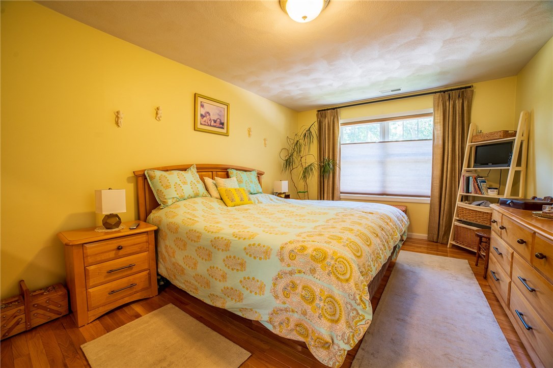 28 Peveril Road Cranston, RI 02921 - Photo 23 of 35 Gallery Image 23