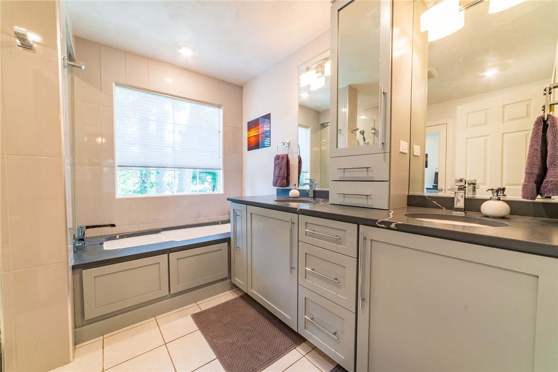 28 Peveril Road Cranston, RI 02921 - Photo 24 of 35 Gallery Image 24