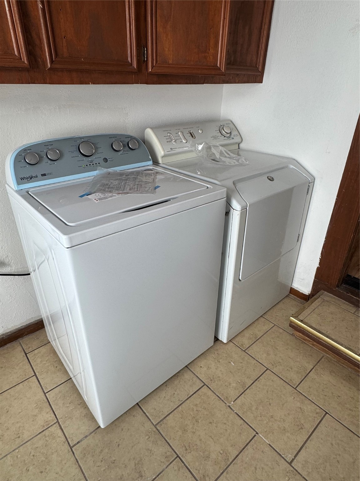 2713 Cochran Street Houston, TX 77009 - Photo 28 of 28 a utility room with dryer and washer