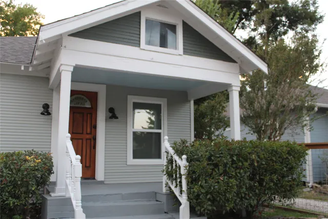 $1,795 | 2713 Cochran Street, Houston, TX 77009