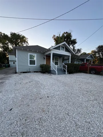 $1,795 | 2713 Cochran Street, Houston, TX 77009