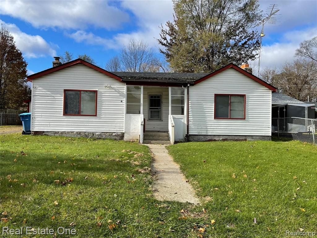 4 Division Street Oxford, MI 48371 - Photo 1 of 33