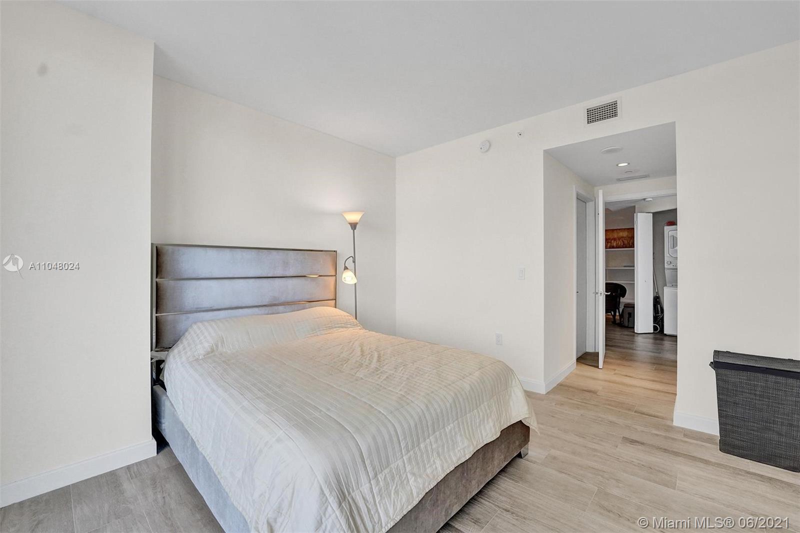 45 Southwest 9th Street, Unit 4006 Miami, FL 33130 - Photo 11 of 26