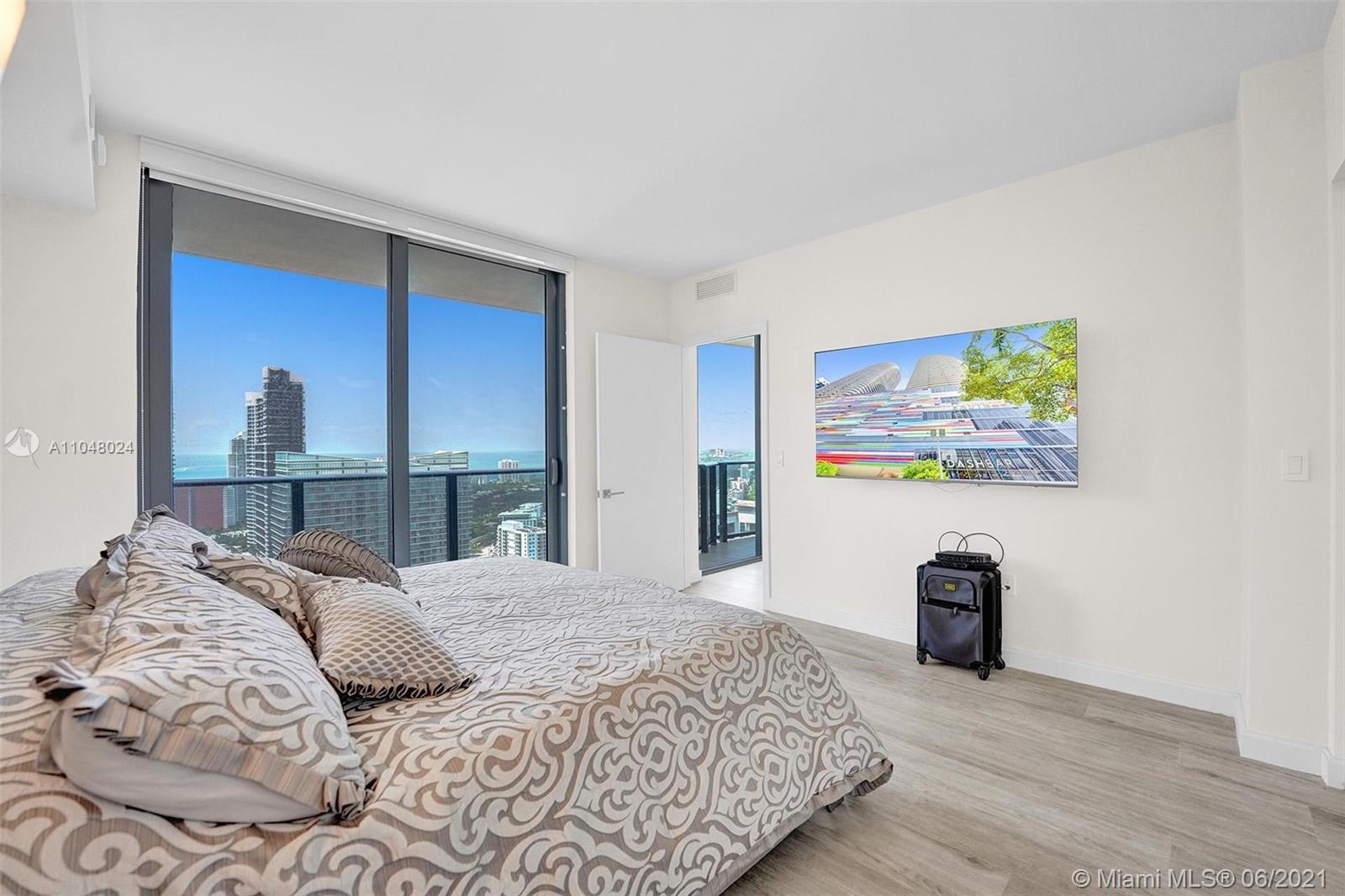 45 Southwest 9th Street, Unit 4006 Miami, FL 33130 - Photo 9 of 26