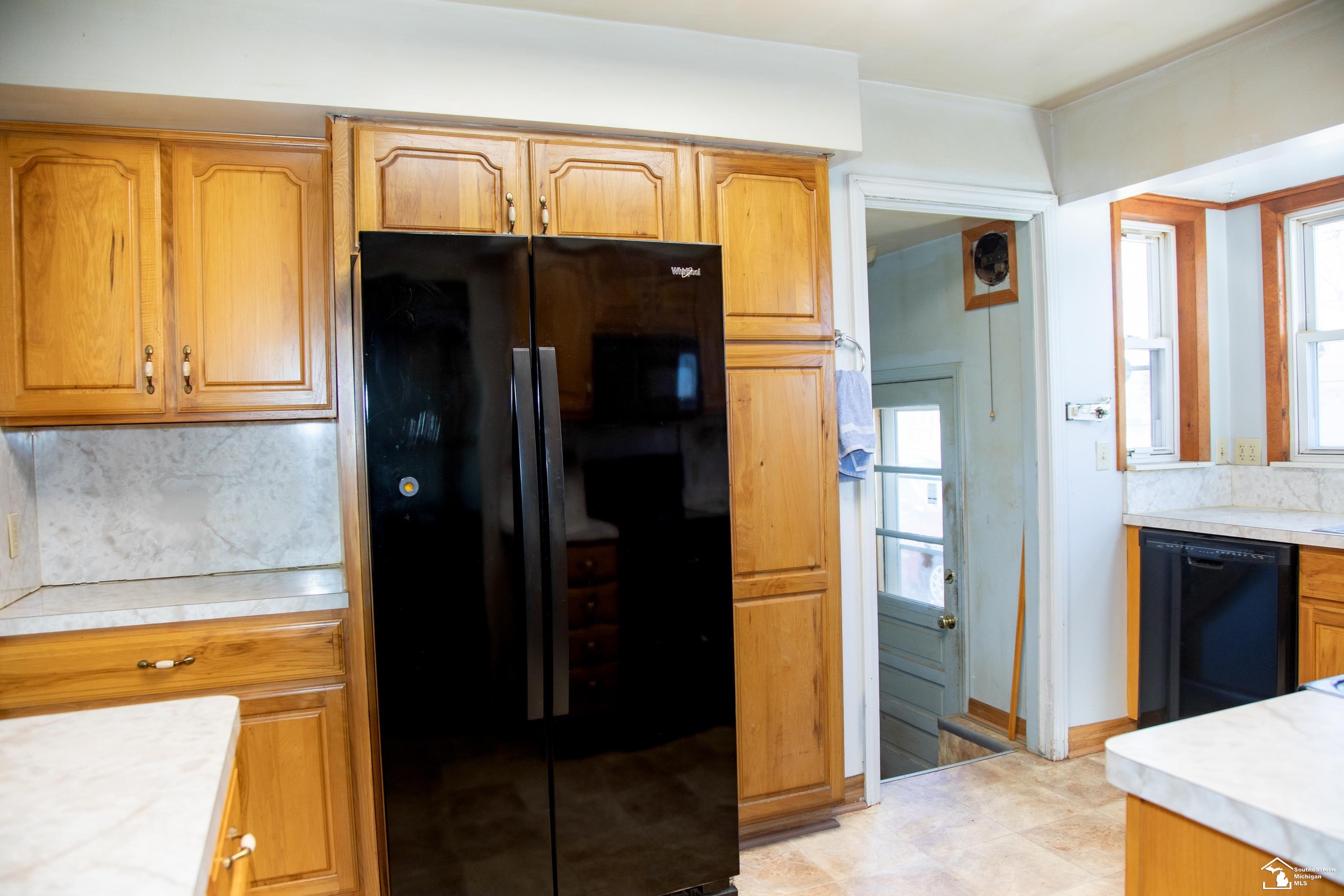 15708 Goddard Road Allen Park, MI 48101 - Photo 10 of 33