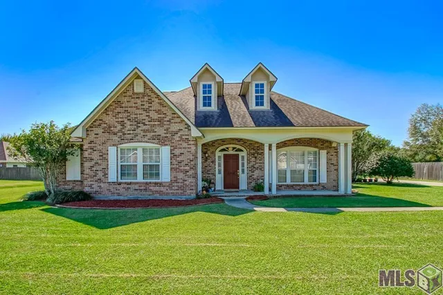 $440,000 | 8614 R Dawes Drive, Denham Springs, LA 70706