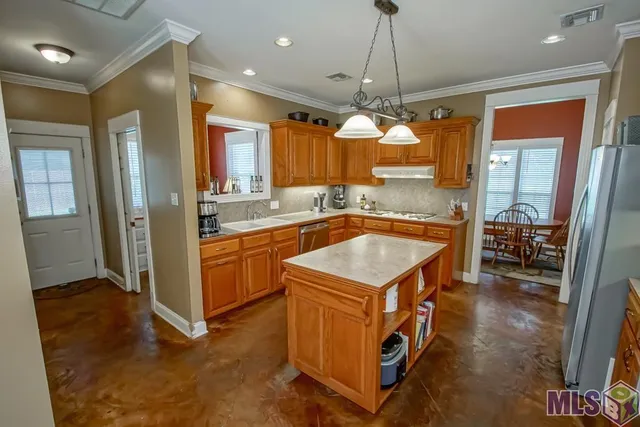 $430,000 | 8614 R Dawes Drive, Denham Springs, LA 70706