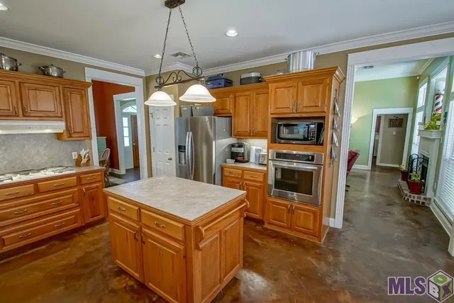 $430,000 | 8614 R Dawes Drive, Denham Springs, LA 70706