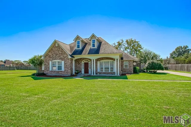 $430,000 | 8614 R Dawes Drive, Denham Springs, LA 70706